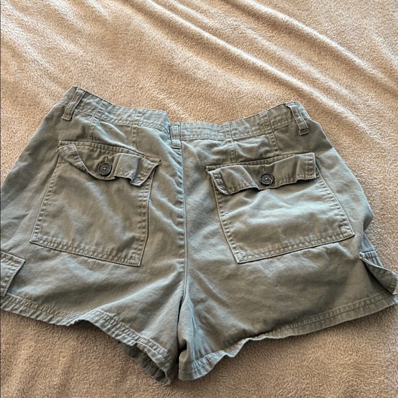 Forever 21 brown cargo shorts junior L - Picture 4 of 5
